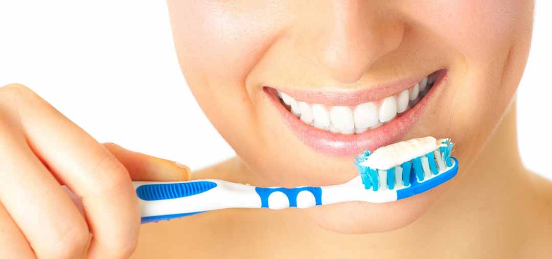 Bạn có thể làm thật sạch răng và khoang miệng sau khi ăn để tránh hôi miệng?