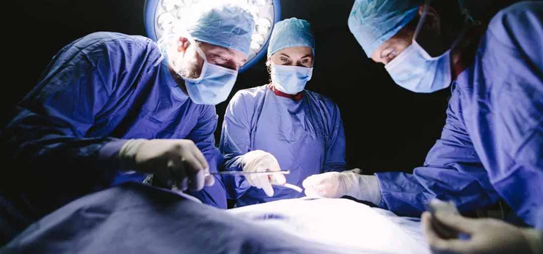 Sau khi phẫu thuật cắt đốt tuyến tiền liệt qua ngã niệu đạo để điều trị ung thư bàng quang thì điều gì sẽ xảy ra cho người bệnh?