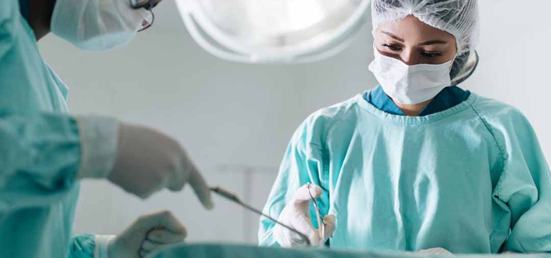Ca phẫu thuật cắt bỏ tuyến tiền liệt qua ngã niệu đạo được diễn ra như thế nào?