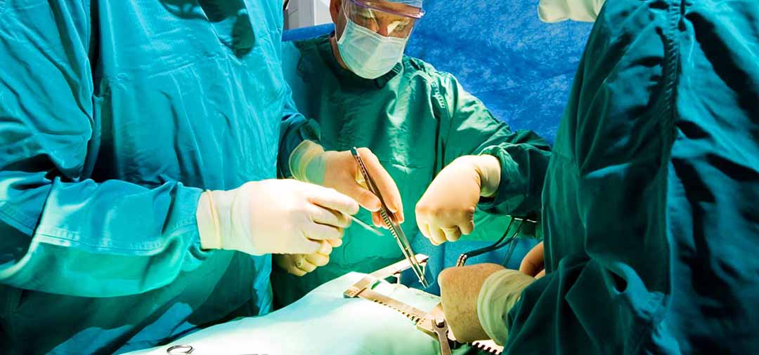 Phẫu thuật cắt bàng quang là gì và phương pháp này được áp dụng để điều trị ung thư bàng quang ra sao ? 