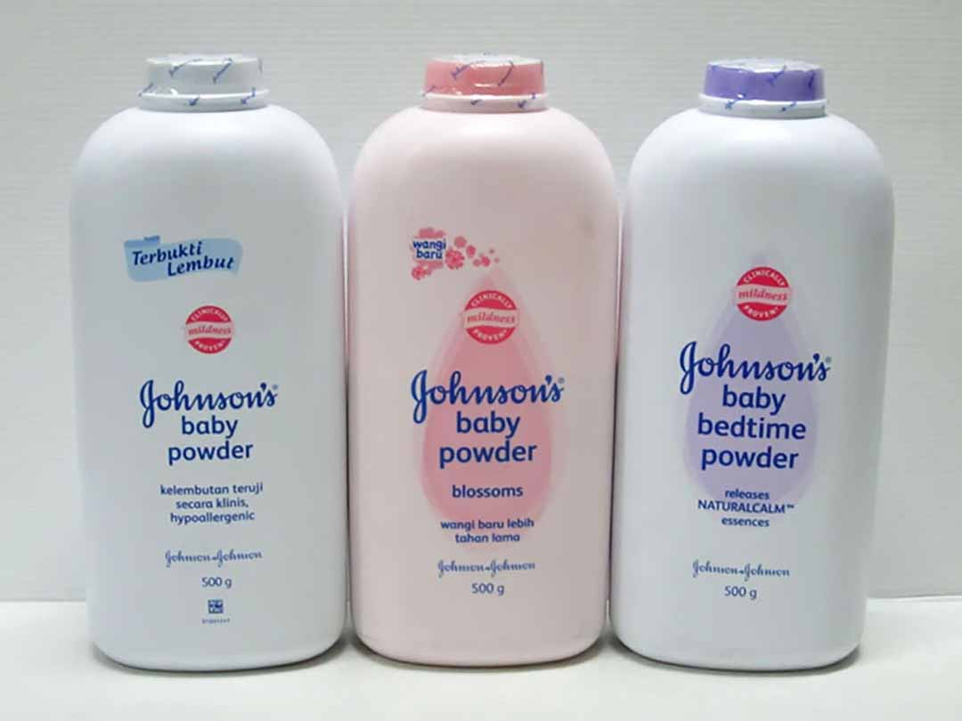 Sản phẩm phấn của Johnson & Johnson đang bị điều tra tại Mỹ vì chứa chất amiăng