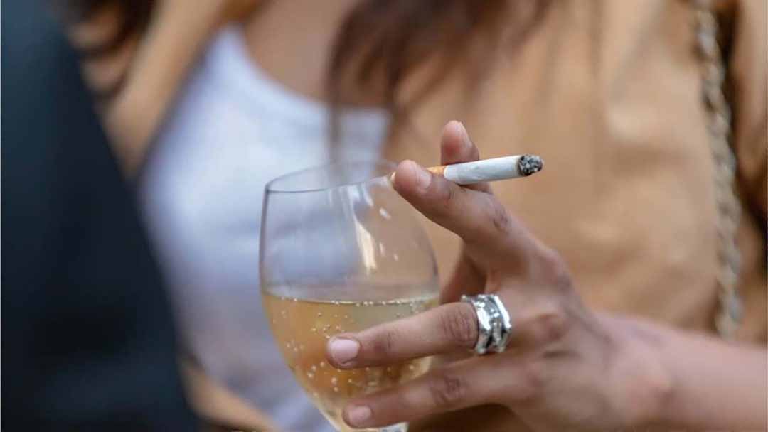 Nghiên cứu mới ước tính nguy cơ ung thư liên quan đến rượu và thuốc lá