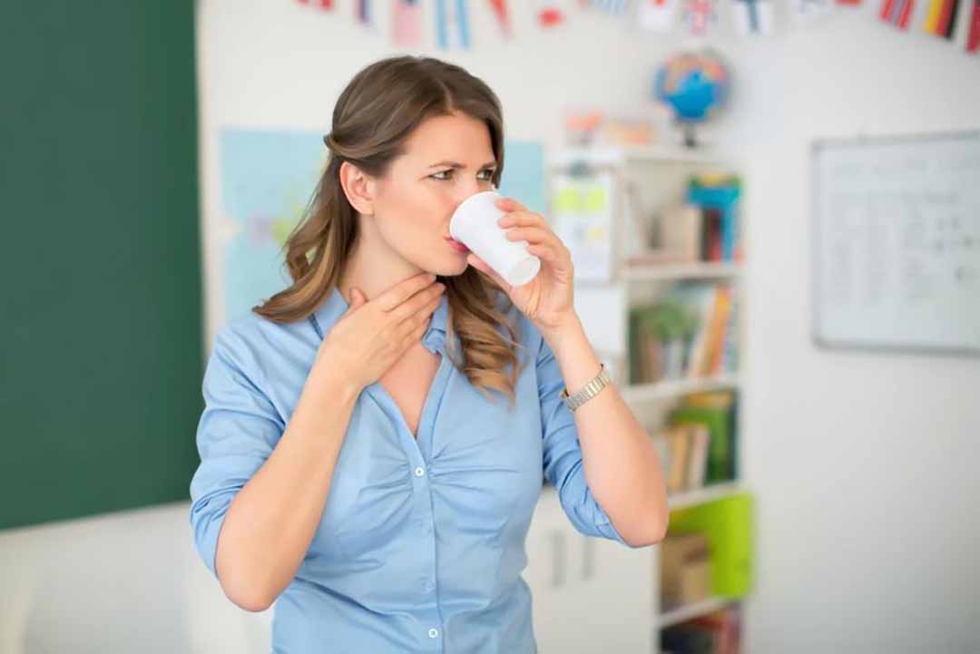 Sự khác nhau giữa đau họng do cảm lạnh, viêm họng, hoặc viêm amidan
