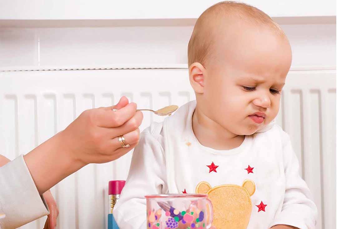 Trẻ biếng ăn đều do dạ dày có vấn đề phải không?
