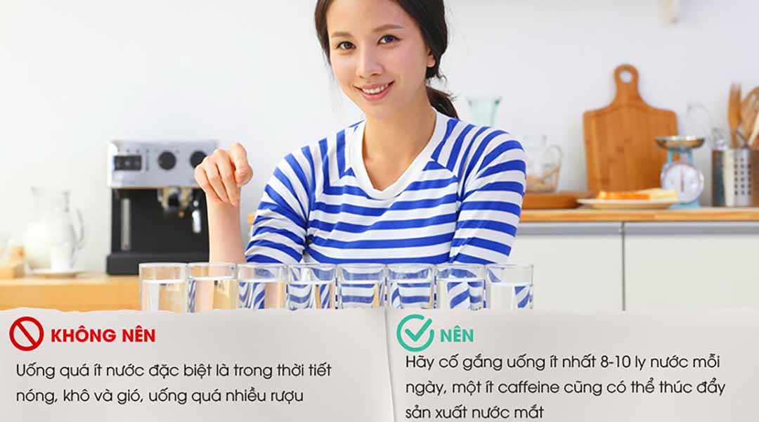 Nước cũng là thành phần khiến mắt khô.