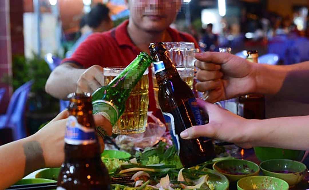 Thường xuyên sử dụng rượu bia có khả năng gây ra ung thư thực quản.