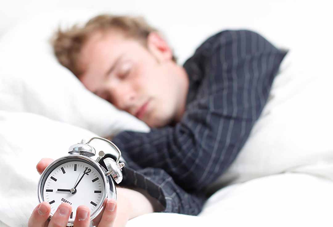 Tình trạng ngừng thở liên tục trong khi ngủ có thể dẫn đến huyết áp cao và khiến bạn dễ mắc bệnh tim cũng như đột quỵ.