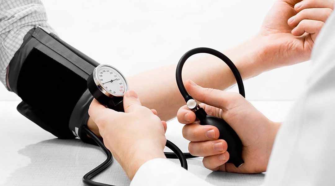 Nếu huyết áp cao không được kiểm soát tốt, chúng có thể khiến bạn dễ bị đột quỵ gấp 4 - 6 lần.