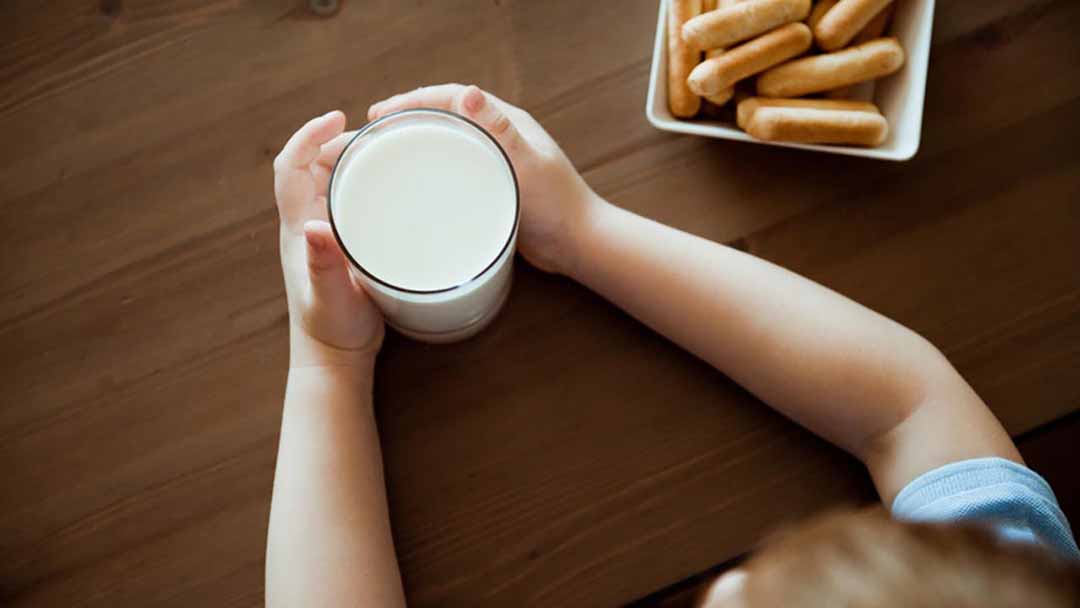 Dị ứng sữa ảnh hưởng hơn một nửa trẻ dưới một tuổi bị dị ứng thực phẩm ở Hoa Kỳ