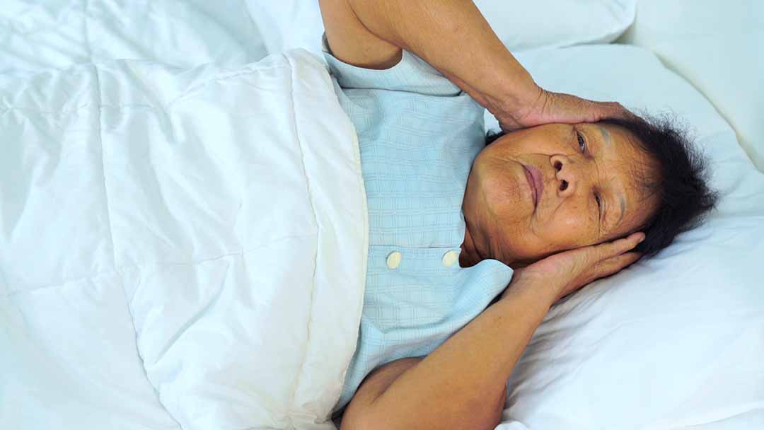 Nguyên nhân do bệnh lý: Chứng ngừng thở khi ngủ và chứng rối loạn vận động.