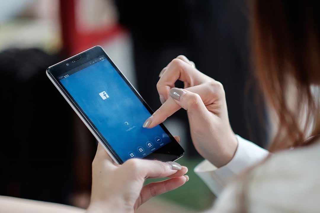 Cẩn thận nguy cơ chấn tâm thần lý do nghiện Facebook