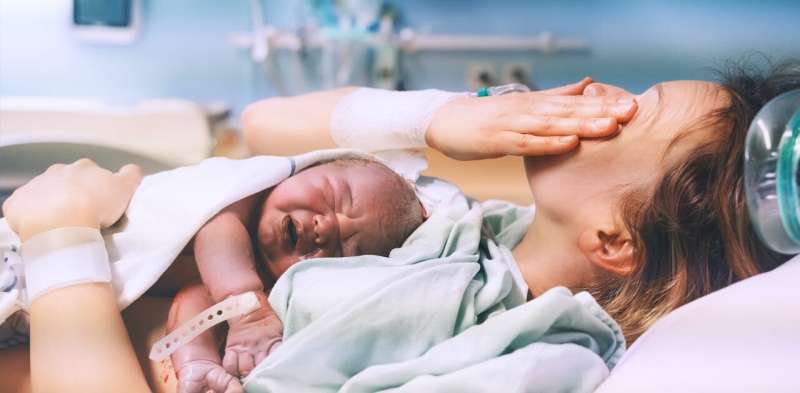 Sinh ngả âm đạo sau khi sinh mổ làm tăng 20% ​​nguy cơ bị rách tầng sinh môn nghiêm trọng