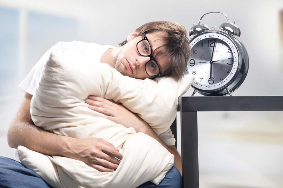  Tình trạng cơ thể thường xuyên bị thiếu ngủ về thời gian lẫn suy giảm chất lượng giấc ngủ
